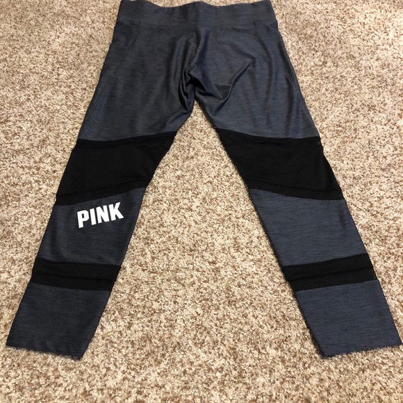 Victoria’s Secret PINK Ultimate Crop Legging - Picture 2 of 5